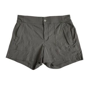 Athleta Trekkie North Shorts Women’s Size 4  Gray Zip Pockets Quick Drying